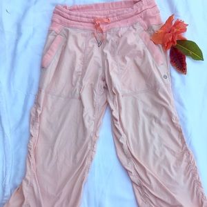 Light pink lululemon capris